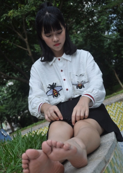 [模拍]新模--美少女的湿润汗脚丫[52P]